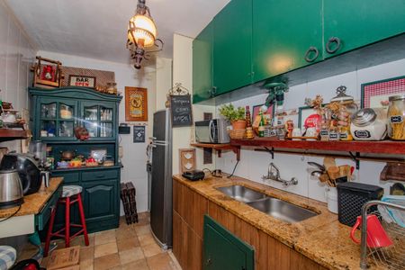 Apartamento à venda com 192m², 3 quartos e 1 vaga Apartamento à venda com 192m², 3 quartos e 1 vagaCozinha e Área de Serviço