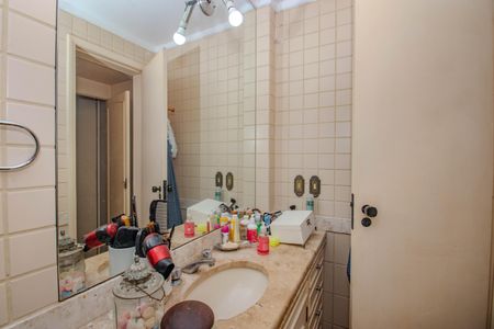 Apartamento à venda com 192m², 3 quartos e 1 vaga Apartamento à venda com 192m², 3 quartos e 1 vagaBanheiro da Suíte