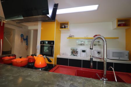 Apartamento à venda com 94m², 2 quartos e 2 vagasCozinha