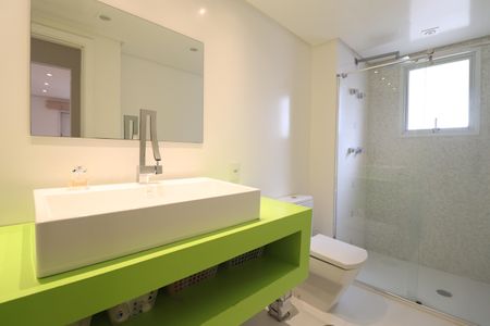 Apartamento à venda com 94m², 2 quartos e 2 vagasBanheiro Quarto 1 suíte