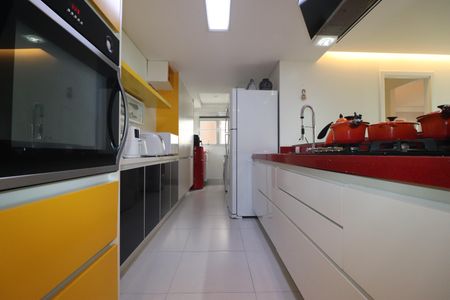 Apartamento à venda com 94m², 2 quartos e 2 vagasCozinha