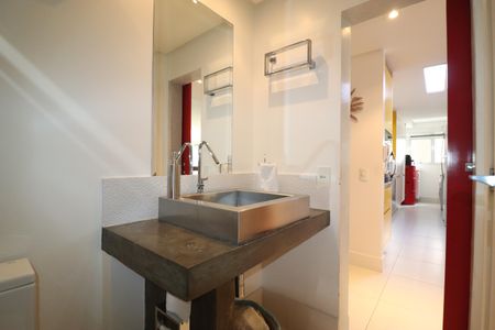 Apartamento à venda com 94m², 2 quartos e 2 vagasBanheiro Quarto 2 suíte