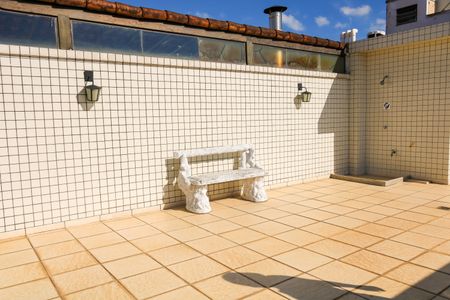 Apartamento à venda com 226m², 3 quartos e 4 vagas Apartamento à venda com 226m², 3 quartos e 4 vagasCobertura