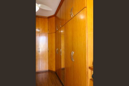 Apartamento à venda com 226m², 3 quartos e 4 vagas Apartamento à venda com 226m², 3 quartos e 4 vagasQuarto 3