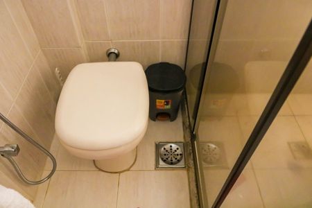 Apartamento à venda com 226m², 3 quartos e 4 vagas Apartamento à venda com 226m², 3 quartos e 4 vagasBanheiro de Social