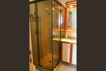 Apartamento à venda com 226m², 3 quartos e 4 vagas Apartamento à venda com 226m², 3 quartos e 4 vagasBanheiro do Quarto Suíte