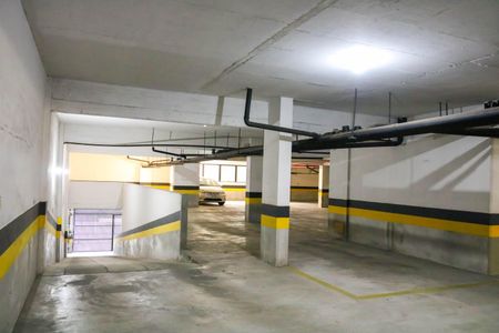 Apartamento à venda com 226m², 3 quartos e 4 vagas Apartamento à venda com 226m², 3 quartos e 4 vagasGaragem