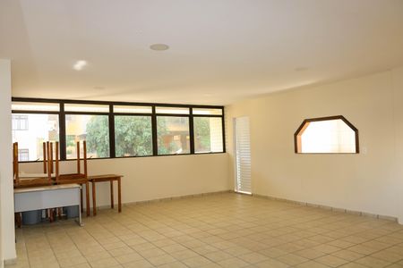 Apartamento à venda com 226m², 3 quartos e 4 vagas Apartamento à venda com 226m², 3 quartos e 4 vagasÁrea comum - Salão de festas