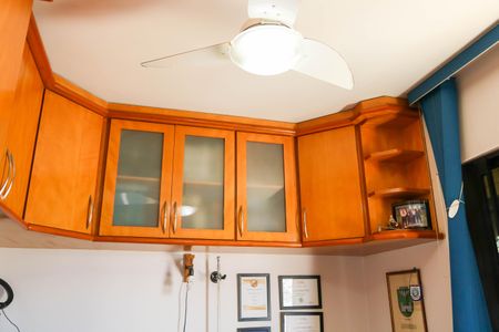 Apartamento à venda com 226m², 3 quartos e 4 vagas Apartamento à venda com 226m², 3 quartos e 4 vagasQuarto 2