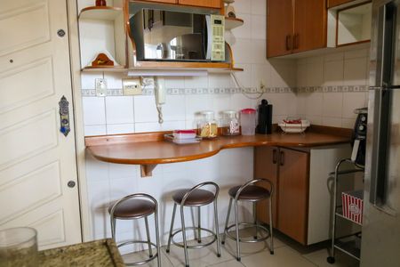 Apartamento à venda com 226m², 3 quartos e 4 vagas Apartamento à venda com 226m², 3 quartos e 4 vagasCozinha