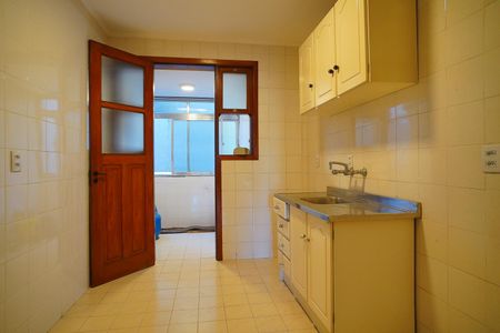 Apartamento para alugar com 65m², 2 quartos e 1 vagaCozinha 