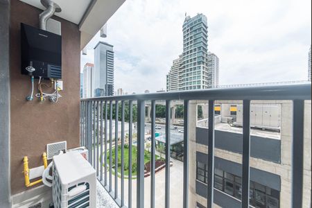 Varanda de kitnet/studio para alugar com 1 quarto, 24m² em Vila Cordeiro, São Paulo