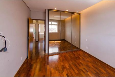 Apartamento à venda com 120m², 4 quartos e 2 vagas Apartamento à venda com 120m², 4 quartos e 2 vagasFoto 11