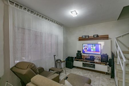 Sala de casa para alugar com 3 quartos, 243m² em Jardim Santa Emilia, São Paulo