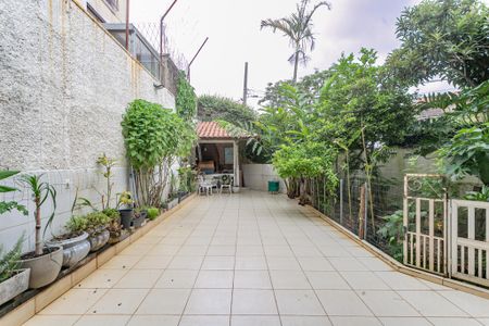 Casa para alugar com 243m², 3 quartos e 2 vagas Casa para alugar com 243m², 3 quartos e 2 vagasÁrea gourmet