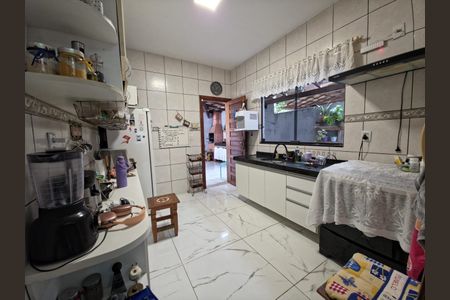 Cozinha  de casa à venda com 3 quartos, 160m² em Várzea, Lagoa Santa