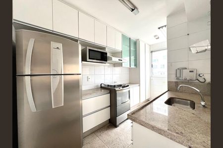 Apartamento à venda com 69m², 2 quartos e 2 vagasCozinha 