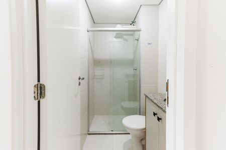 Banheiro de apartamento para alugar com 1 quarto, 24m² em Butantã, São Paulo