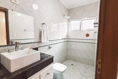 Casa à venda com 179m², 4 quartos e 2 vagas