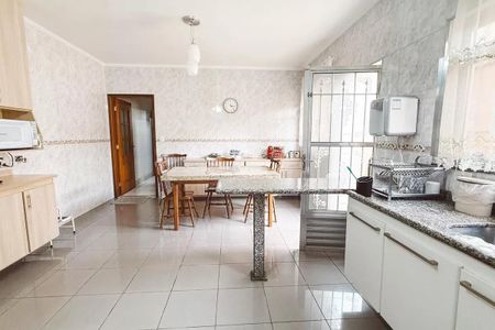 Casa à venda com 179m², 4 quartos e 2 vagas