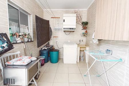 Casa à venda com 179m², 4 quartos e 2 vagas