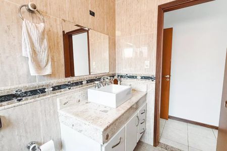 Casa à venda com 179m², 4 quartos e 2 vagas