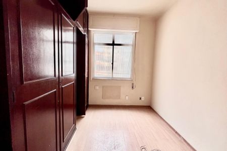 Apartamento à venda com 70m², 3 quartos e sem vaga Apartamento à venda com 70m², 3 quartos e sem vagaSuite