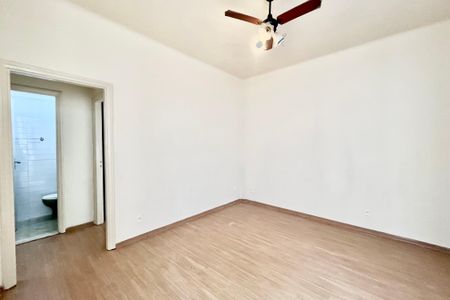 Sala  de apartamento à venda com 3 quartos, 70m² em Copacabana, Rio de Janeiro