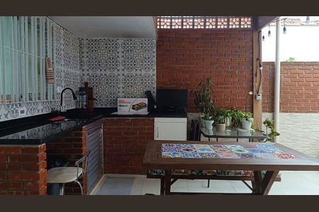 Casa à venda com 150m², 2 quartos e 2 vagas