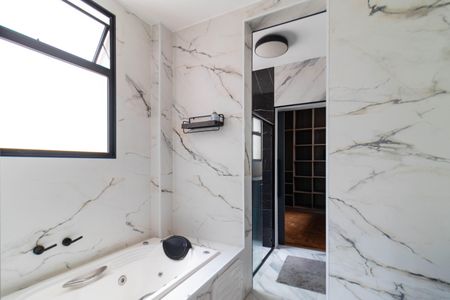 Apartamento à venda com 115m², 1 quarto e sem vaga Apartamento à venda com 115m², 1 quarto e sem vagaBanheiro da Suíte