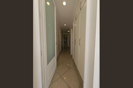 Casa de condomínio à venda com 470m², 5 quartos e 4 vagas Casa de condomínio à venda com 470m², 5 quartos e 4 vagasFoto 70