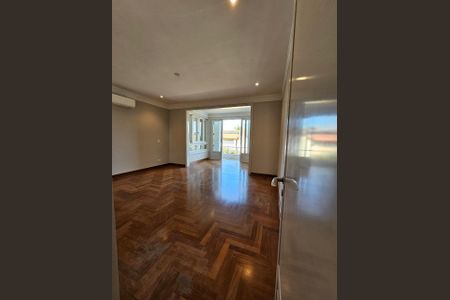 Casa de condomínio à venda com 470m², 5 quartos e 4 vagas Casa de condomínio à venda com 470m², 5 quartos e 4 vagasFoto 11