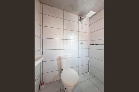 Banheiro de casa para alugar com 2 quartos, 66m² em Vila Penteado, São Paulo