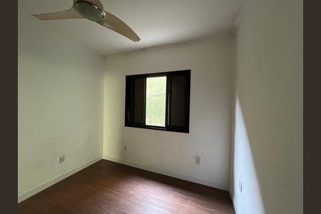 Casa à venda com 250m², 5 quartos e 2 vagas Casa à venda com 250m², 5 quartos e 2 vagasQuarto 4