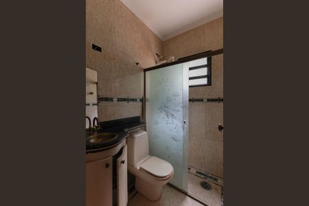 Casa para alugar com 250m², 5 quartos e 2 vagasBanheiro das suítes 2 e 3