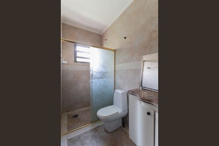 Casa para alugar com 250m², 5 quartos e 2 vagasBanheiro da suíte 1