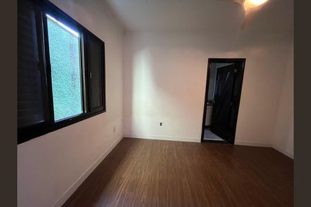 Casa à venda com 250m², 5 quartos e 2 vagas Casa à venda com 250m², 5 quartos e 2 vagasQuarto 2