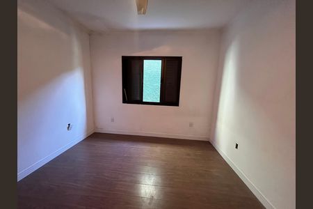 Casa à venda com 250m², 5 quartos e 2 vagas Casa à venda com 250m², 5 quartos e 2 vagasQuarto 2