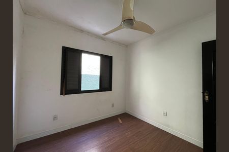 Casa à venda com 250m², 5 quartos e 2 vagas Casa à venda com 250m², 5 quartos e 2 vagasQuarto 3