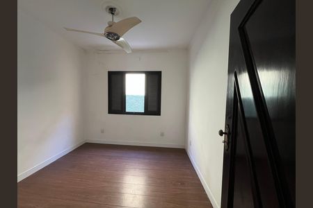 Casa à venda com 250m², 5 quartos e 2 vagas Casa à venda com 250m², 5 quartos e 2 vagasQuarto 2