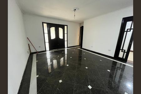 Casa à venda com 250m², 5 quartos e 2 vagas Casa à venda com 250m², 5 quartos e 2 vagasSala