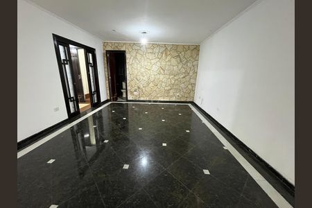 Casa à venda com 250m², 5 quartos e 2 vagas Casa à venda com 250m², 5 quartos e 2 vagasSala
