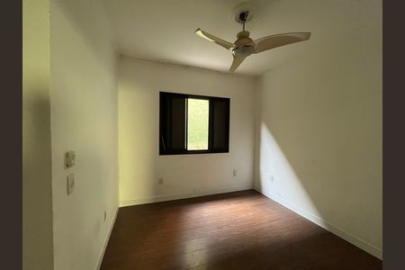 Casa à venda com 250m², 5 quartos e 2 vagas Casa à venda com 250m², 5 quartos e 2 vagasQuarto 4