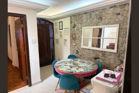 Casa à venda com 155m², 4 quartos e 2 vagas Casa à venda com 155m², 4 quartos e 2 vagasFoto 07