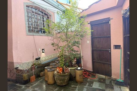 Casa à venda com 155m², 4 quartos e 2 vagas Casa à venda com 155m², 4 quartos e 2 vagasFoto 31