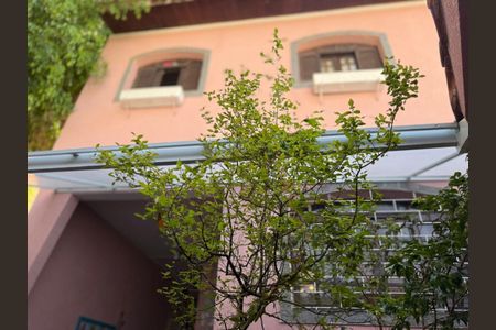 Casa à venda com 155m², 4 quartos e 2 vagas Casa à venda com 155m², 4 quartos e 2 vagasFoto 28