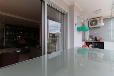 Apartamento à venda com 96m², 3 quartos e 2 vagas Apartamento à venda com 96m², 3 quartos e 2 vagasVaranda gourmet