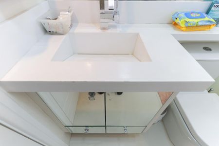 Apartamento à venda com 96m², 3 quartos e 2 vagas Apartamento à venda com 96m², 3 quartos e 2 vagasBanheiro da suíte