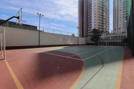 Apartamento à venda com 96m², 3 quartos e 2 vagas Apartamento à venda com 96m², 3 quartos e 2 vagasÁrea comum - Quadra esportiva
