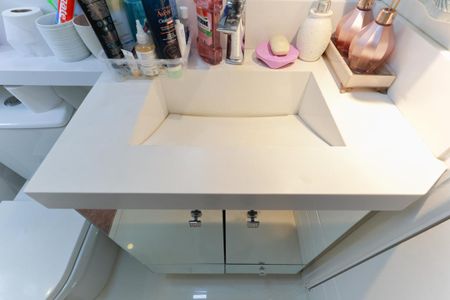 Apartamento à venda com 96m², 3 quartos e 2 vagas Apartamento à venda com 96m², 3 quartos e 2 vagasBanheiro